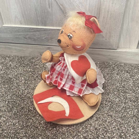 Vintage 1997 ANNALEE Mouse/Bear Doll Figure Valentine Heart Day - Picture 2 of 7
